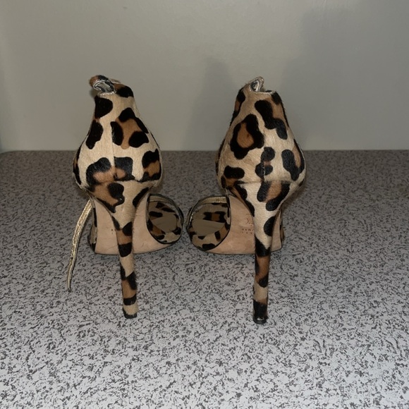 Very stylish leopard heels - Picture 3 of 5